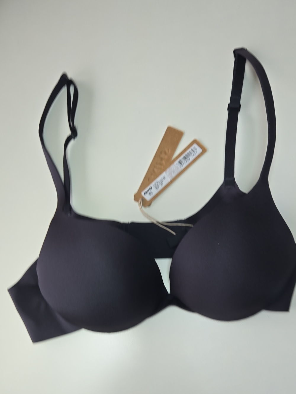 NEW SKIMS Seamless Molded Bra - Black